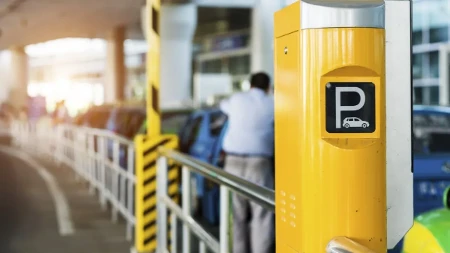 Zaustavili auto na 18 sekundi pa dobili kaznu od 100 funti - postoji caka zbog koje ne moraju da plate