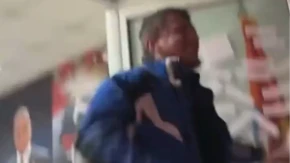 Demolirane prostorije Srpske napredne stranke u Bajinoj Bašti (VIDEO)