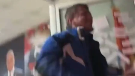 Demolirane prostorije Srpske napredne stranke u Bajinoj Bašti (VIDEO)