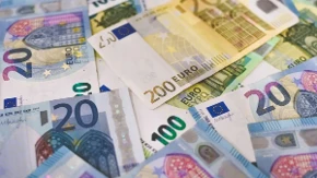 Dinari ili evri - jedna vrsta štednje u Srbiji beleži brži rast