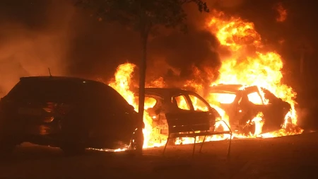 Masovni neredi u Španiji: Demonstranti napali policiju, palili kontejnere i automobile, 19 uhapšenih (FOTO/VIDEO)
