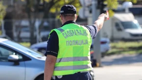 Paklena zamka za vozače u Srbiji! Džaba kočite pred kamerama, uhvate vas pre nego što ih i vidite!