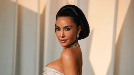 Može li izazovnije, atraktivnije, upadljivije? Kim Kardašijan ne prestaje da intrigira, ova haljina stvarno nije za svakoga