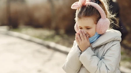 Kašalj kod dece ne treba ignorisati: Šta pomaže, koje greške roditelji prave i kada se treba javiti lekaru