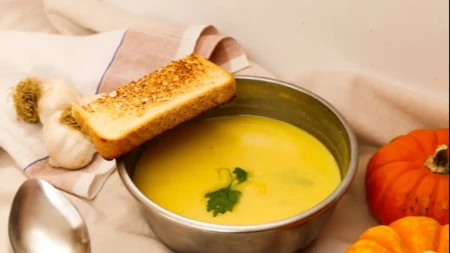 Kremasta čorba od bundeve idealna za jesenje dane: Jednostavan recept koji greje i telo i dušu