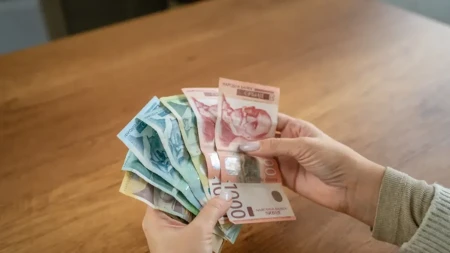 Pet poslova koje možete raditi vikendom: Predlozi za dodatnu zaradu do 500 evra mesečno