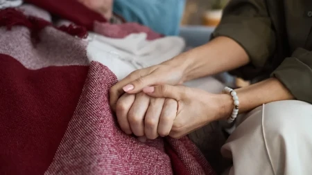 Ispunjena mu je poslednja želja: Čovek na samrti uradio ovo sa ženom 22 godine nakon venčanja 