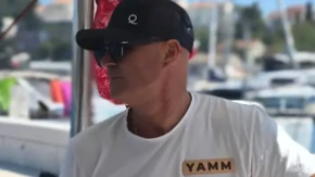 "Bio sam intiman sa devojkom koja je volela žene, preobratio sam je!" Muzičar šokirao detaljima