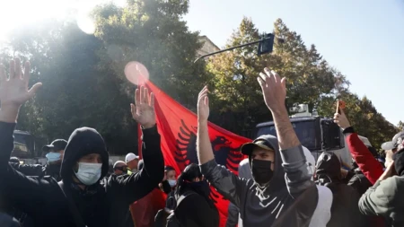 Suzbijanje demonstracija: Usvojene stroge mere - drakonske novčane kazne