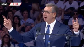 „Mala, ali slobodna Srbija!“ Vučić: „Četiri i po godine nismo uveli sankcije Rusiji – imali smo kičmu da izdržimo pritiske“
