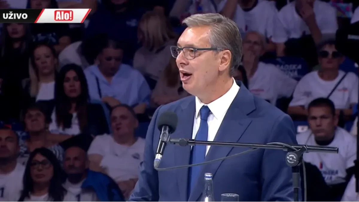 „Lagali su za zvučni top, Jovanjicu, Sarajevo safari“: Vučić povukao crtu, pa pristalicama poručio – „Mi to nikada ne smemo da uradimo“