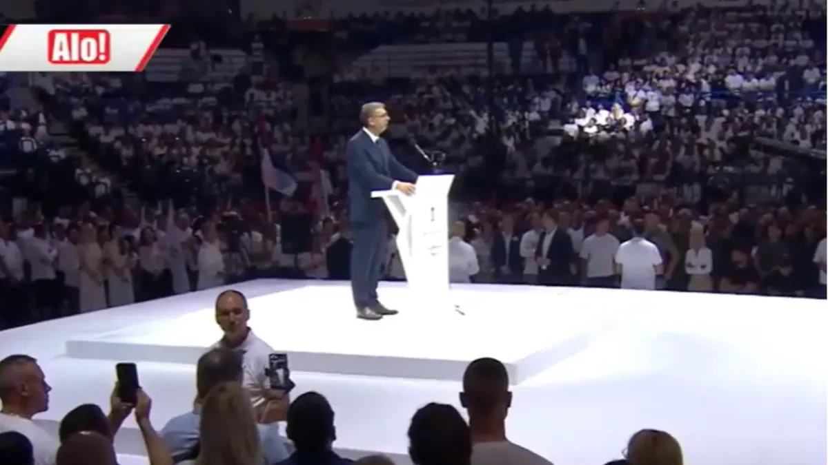 Vučić iz Arene poslao snažnu poruku ženama: „Vi ste najjači stub porodice, društva i države“