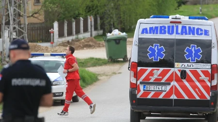 Neviđeno iživljavanje u Beogradu: Sačekao bivšu devojku ispred restorana pa je tukao, davio i gazio