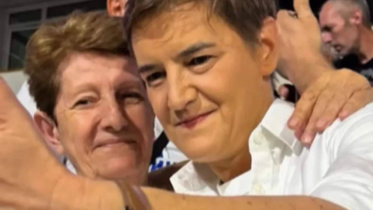 Ana Brnabić pokazala atmosferu iz prepune Arene: „Srbija je ujedinjena – do pobede!“