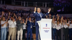 "Dok se oni stide radnika i seljaka, mi se ponosimo njima!" Vučić: To su ruke domaćina koji svojim trudom i radom hrane porodice i grade Srbiju