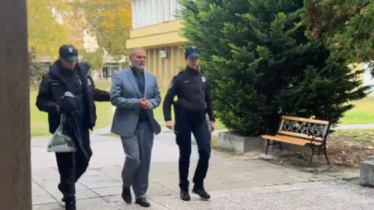 Pištaljka: Direktor Jovine gimnazije uhapšen za delo za koje nije niko ranije