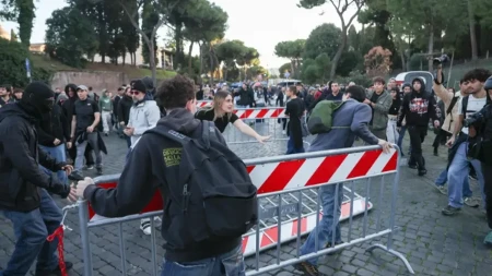 Krvavi protesti paralisali Rim i Torino: Preko 100.000 ljudi u opštoj tuči sa policijom, ima povređenih i uhapšenih!