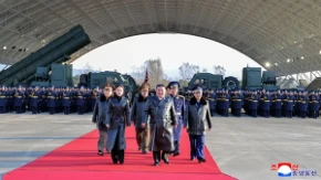 "Moramo da im pokažemo" Kim gledao kako raketa leti ka Japanskom moru