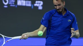 Rus u polufinalu Pekinga: Medvedev čeka Zvereva ili Đokovića