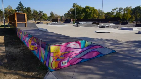 Posle više od 15 godina obnovljen skejt park na Ušću: Svečano završena rekonstrukcija (VIDEO)