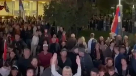 I Kraljevo je uz Vučića! Na skupu "Ujedinjene Srbije" oko 3.000 građana (VIDEO)