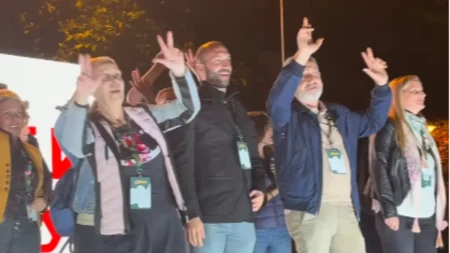 Kakva plejada likova! Cirkusom bi da vode državu (VIDEO)