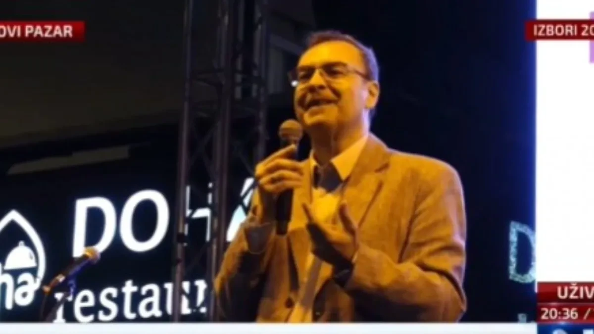 Blokadni kuhar divljao u Novom Pazaru: Bakić rekao da nema Boga, pa ponudio građanima "krv" i "smrad" (VIDEO)