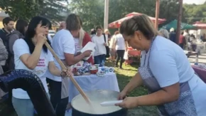 Ovde se pravi najbolji kačamak u Srbiji: Ježevica je prestonica ovog specijaliteta, tokom sabora kroz selo prošlo na hiljade ljudi