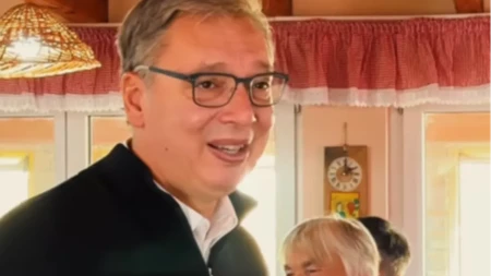 Gospođa prišla Vučiću i udelila mu kompliment koji nije očekivao: "To mi majka nije rekla 30 godina"