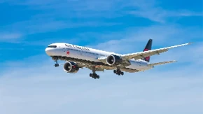 "Ušla je policija u civilu, izveli su čoveka iz 3. reda" Evakuisan avion iz Splita za Beograd, evo na šta se sumnja