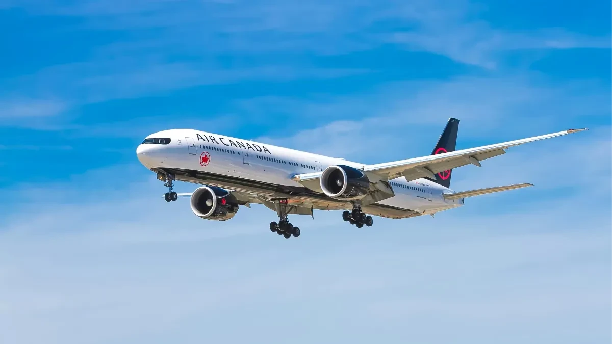 "Ušla je policija u civilu, izveli su čoveka iz 3. reda" Evakuisan avion iz Splita za Beograd, evo na šta se sumnja