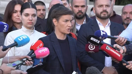 Brnabić: CRTA se ponosi nasilnikom Topanjcem, a sa "Studentske" liste otvoreno obećavaju pakao i teror!