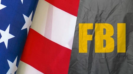 Šef FBI ženi se pevačicom: 18 godina je mlađa od njega (FOTO)