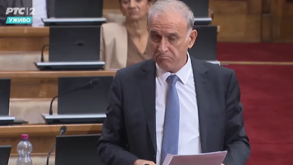 "Peo si se stepenicama smrti...", opšti rat u blokaderskim redovima: "Danas" za blokadersku listu, Ponoš protiv "Danasa", "Danas" protiv Ponoša....