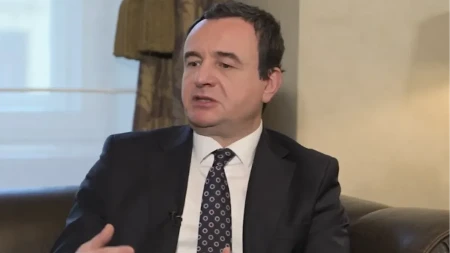 Minut do 12 za Kurtija! Priština pred potpunim haosom, predsednika nema, Hag zapalio ulice, a ponoć donosi politički zemljotres