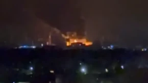 Sručili 650 dronova na Moskvu! Dvoje mrtvih, gori veliko naftno postrojenje (VIDEO)