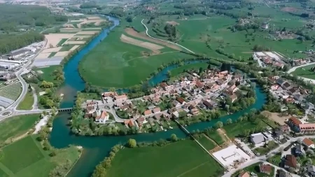 Zovu ga „Dolenjska Venecija“ - do ovog skrivenog bisera Slovenije možete bez vinjete