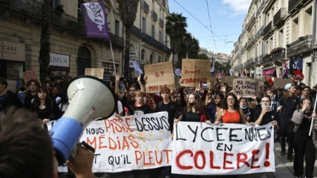 Blokaderi u Francuskoj: "Dok god nemamo 10 milijardi na stolu, nastavićemo sa mobilizacijom"