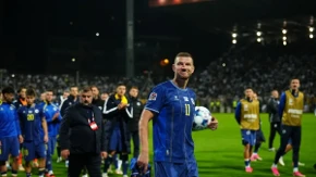 Dečak nacrtao Edina Džeka kako se krsti, a onda se desilo čudo (VIDEO)