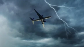 Drama na 5.000 metara: Grom udario u avion sa 104 putnika!