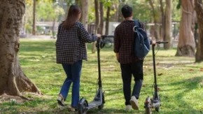 Stroge kazne za decu koja ih voze: Električni trotineti nisu igračke