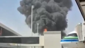 Troje mrtvih, avion u plamenu: Huti balističkom raketom pogodili aerodrom (VIDEO)