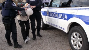 Tuča ispred kafane na Zrenjanincu, sevali i noževi: Muškarac završio u bolnici 