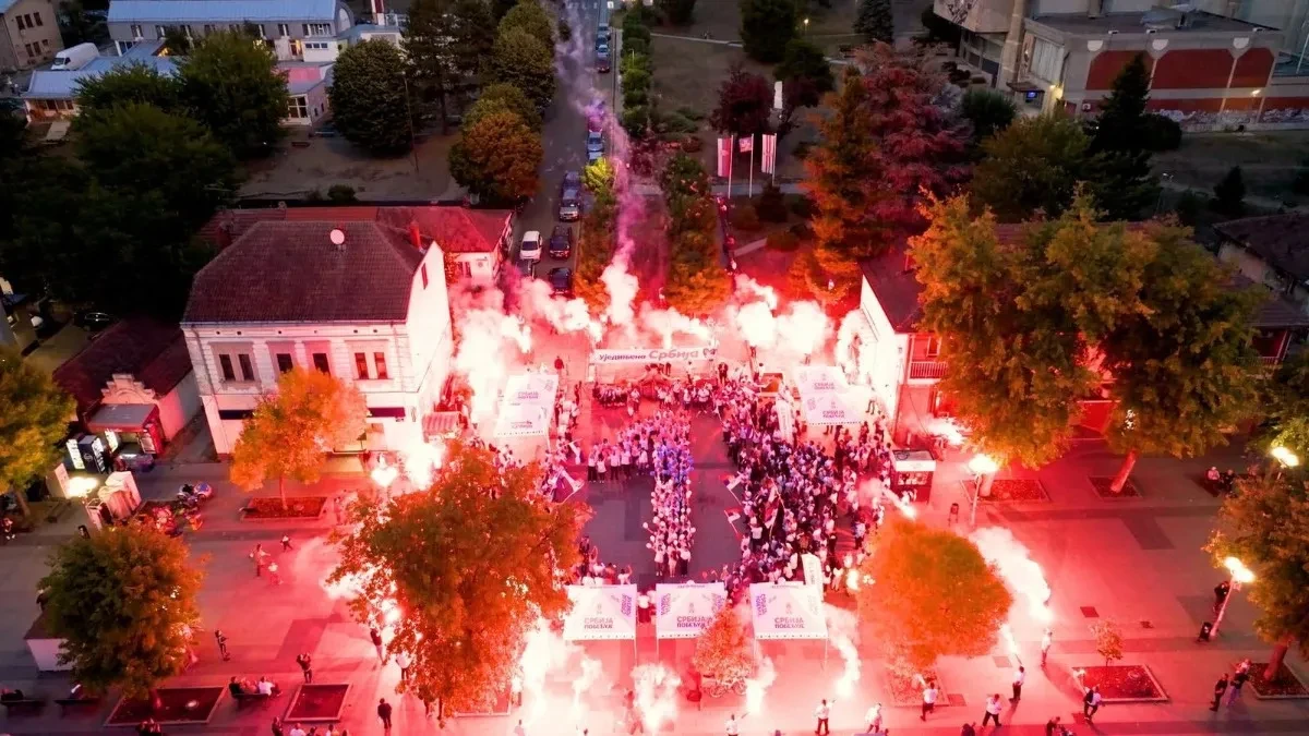 Lazarevac uz Vučića! Ujedinjeni građani poslali moćnu poruku - veličanstveni prizori govore više od 1.000 reči (FOTO/VIDEO)