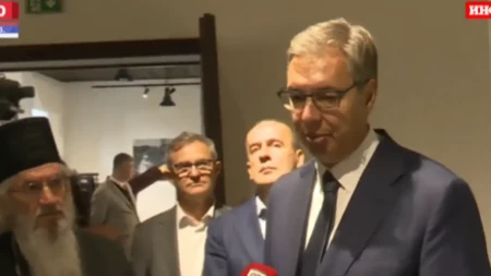 Vučić u Kraljevoj vinariji: „Srpsko vinarstvo brzo napreduje, ali moramo da čuvamo tržište Kine“
