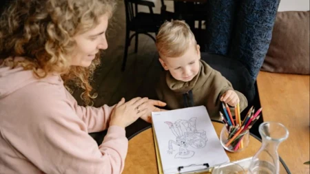 Mama levoruka, tata dešnjak: Da li će dete naslediti „levoruku sudbinu“