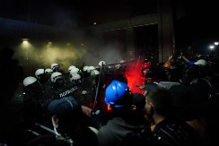 TEROR BEZ PRESEDANA! Blokader nasrnuo na četiri žene