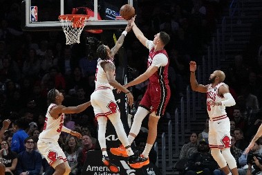 BAŠ GA NIJE HTELO Slaba partija Jovića u porazu Majamija