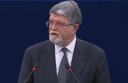 PICULA I BLOKADERSKA OPOZICIJA SINHRONIZOVANI U PRITISKU NA VLAST Žele da ukinu EU fondove i sruše Vučića