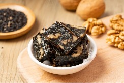 KOLAČ SA URMAMA SE TOPI U USTIMA Nešto drugačije a preukusno, nema mu ravnog